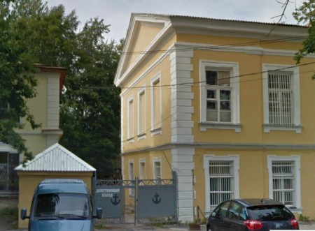кпп и ворота общежития "балтийский вокзал"